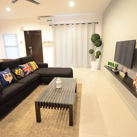 Decozy Homestay Ipoh Buitenkant foto